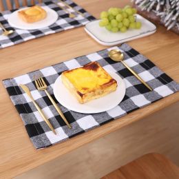 Christmas Decoration Plaid Fabric Placemat Tablecloth (Color: White)